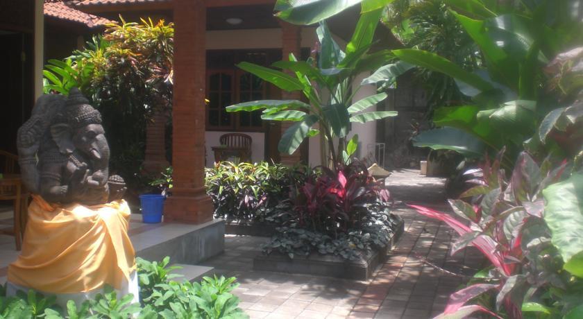 Mina Pelasa Hotel Legian Exterior foto
