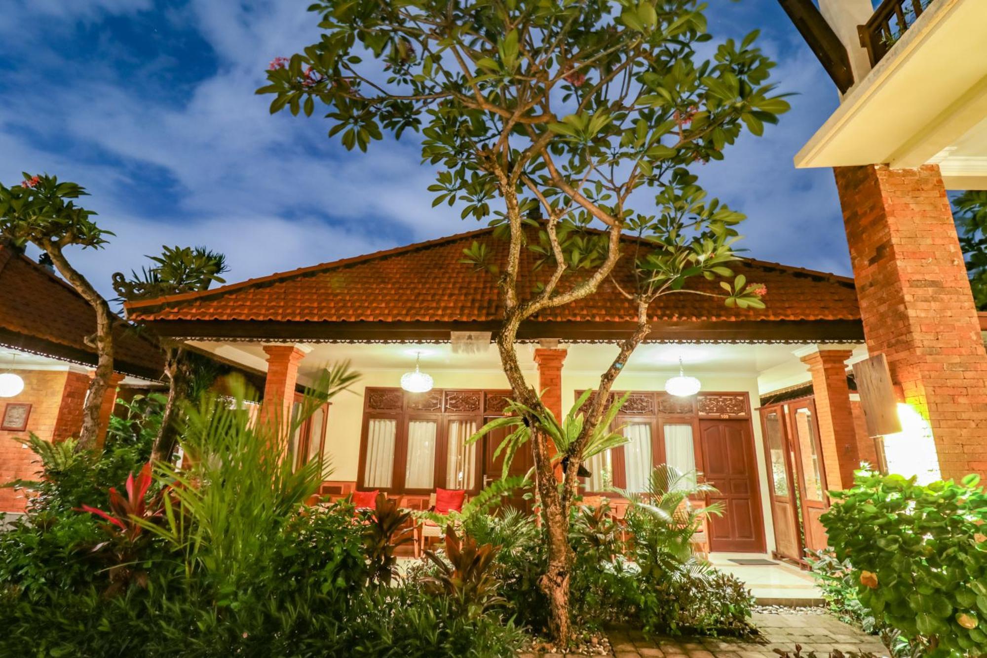 Mina Pelasa Hotel Legian Exterior foto