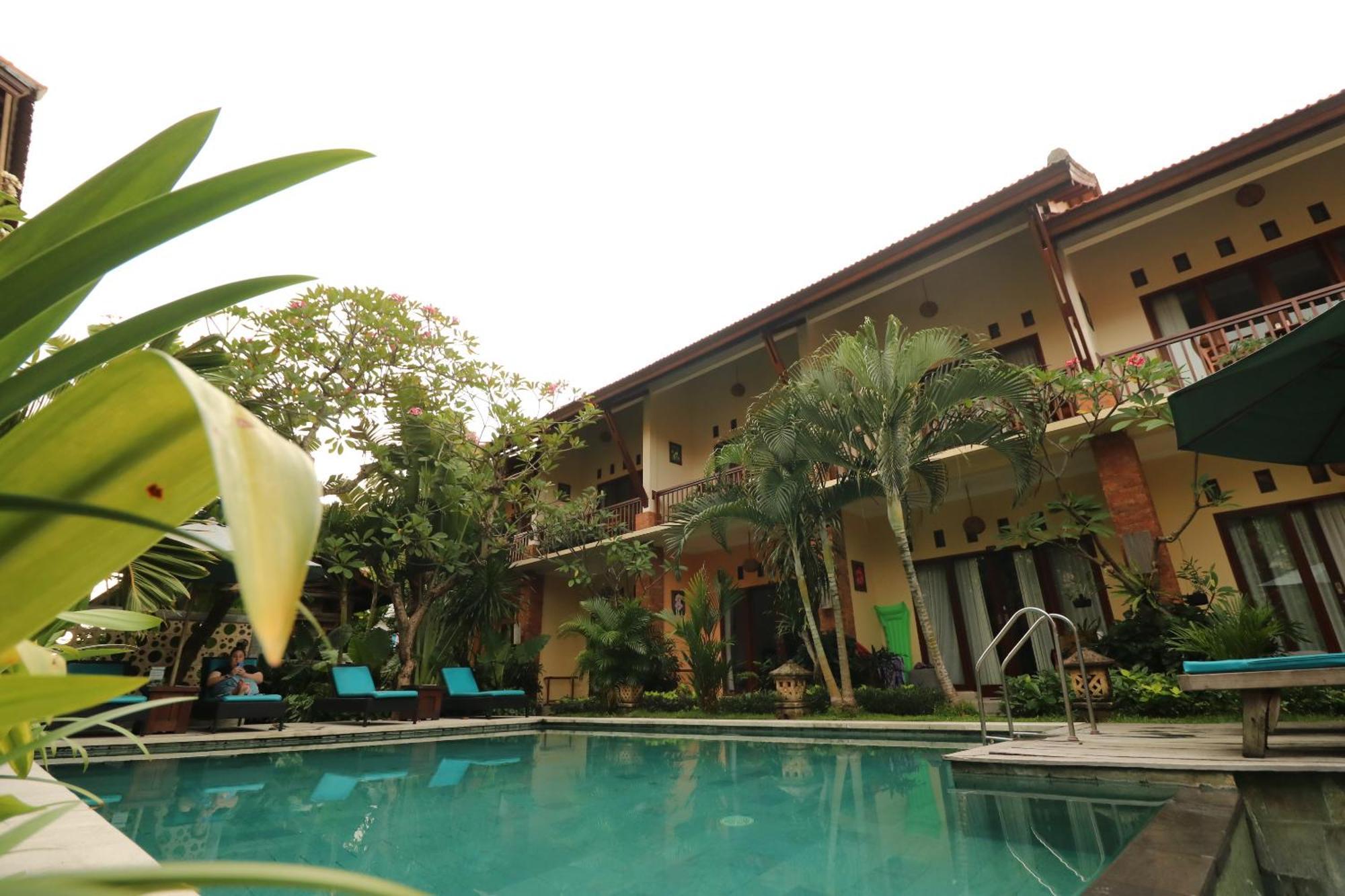 Mina Pelasa Hotel Legian Exterior foto