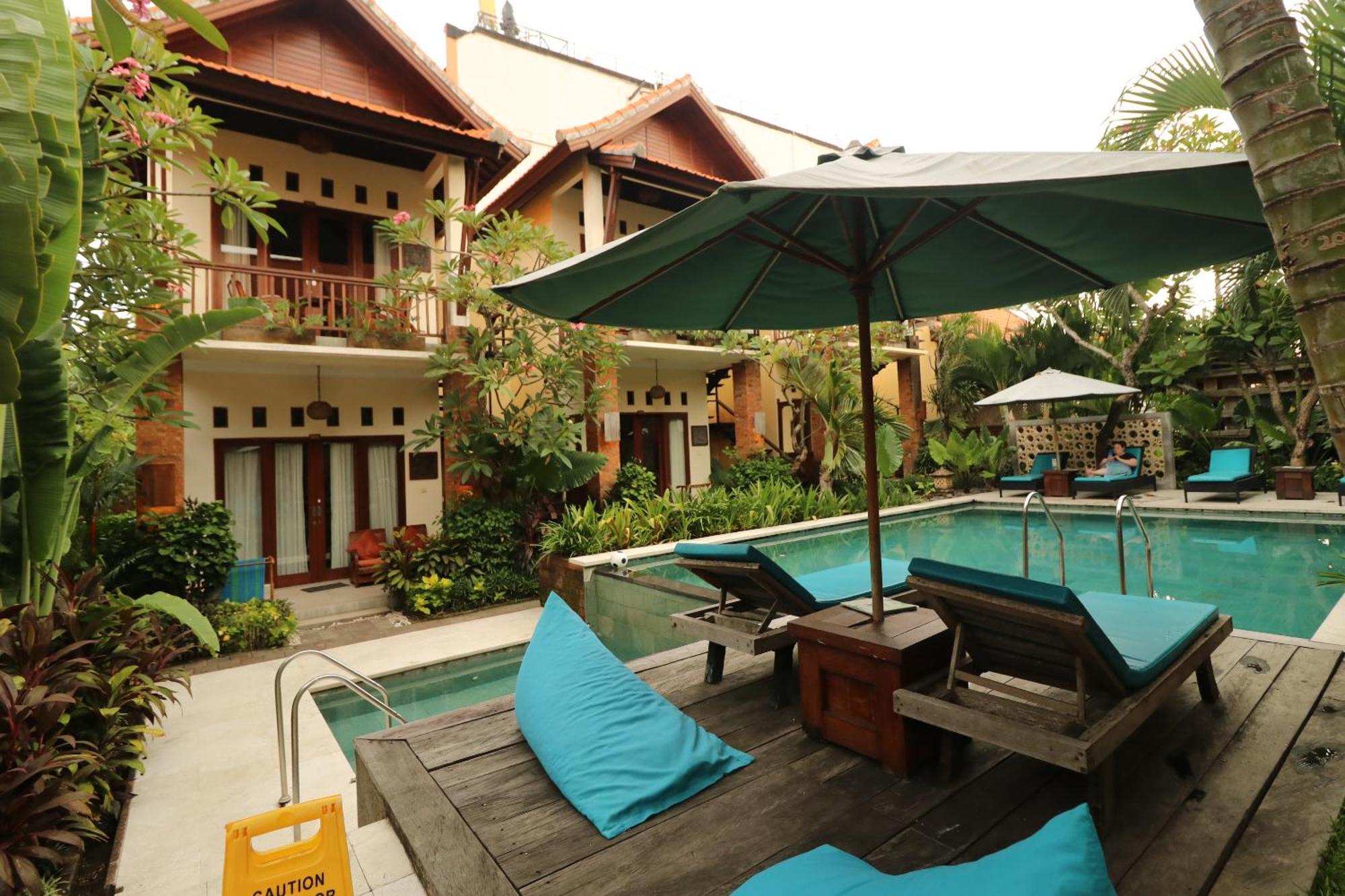 Mina Pelasa Hotel Legian Exterior foto