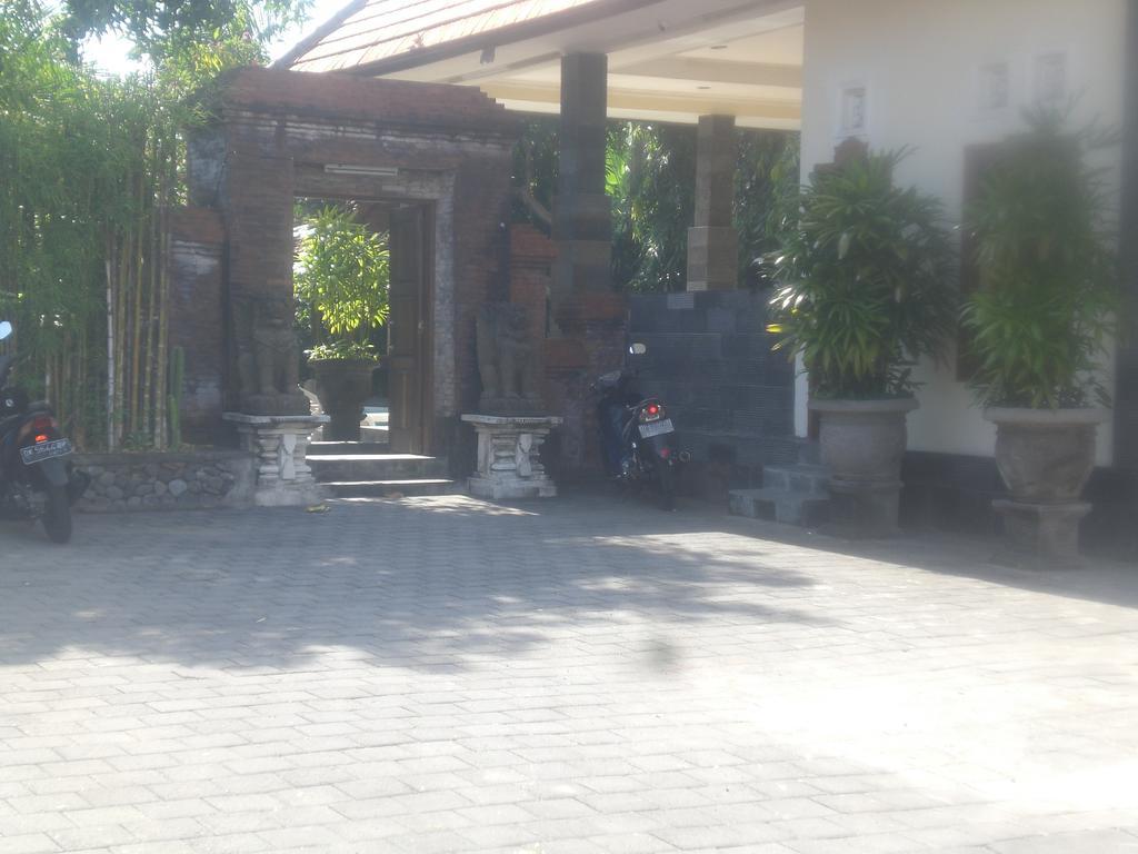Mina Pelasa Hotel Legian Exterior foto