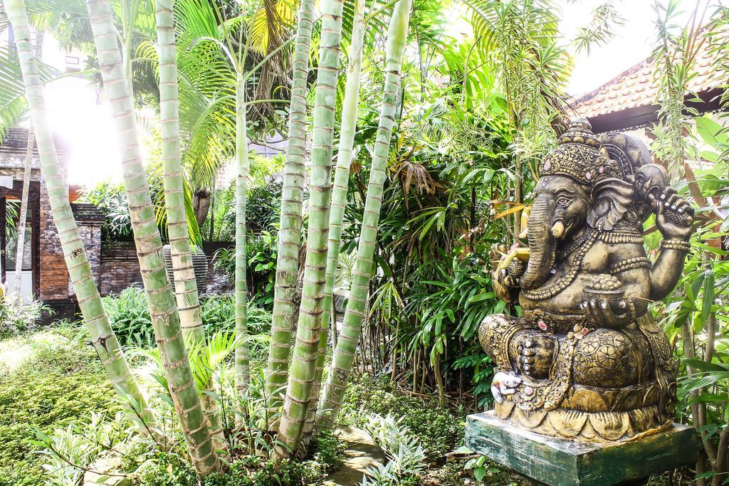 Mina Pelasa Hotel Legian Exterior foto