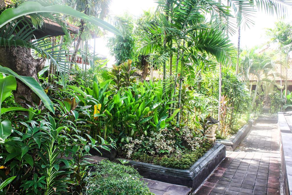 Mina Pelasa Hotel Legian Exterior foto